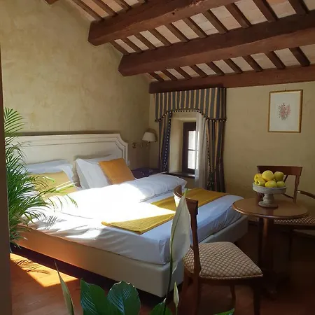 Aparthotel I Giardini Segreti Di Marcello Marinelli *